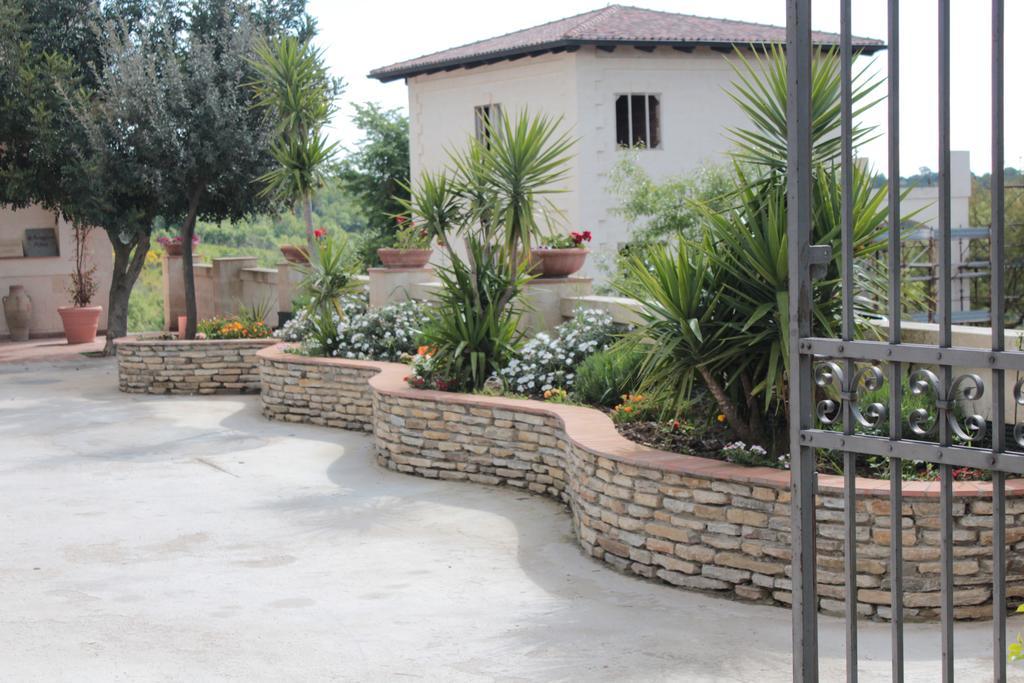 Villa Agriturismo Al Passaggio Di Pirro à Miglionico Extérieur photo