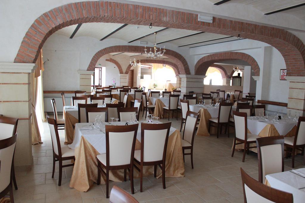 Villa Agriturismo Al Passaggio Di Pirro à Miglionico Extérieur photo